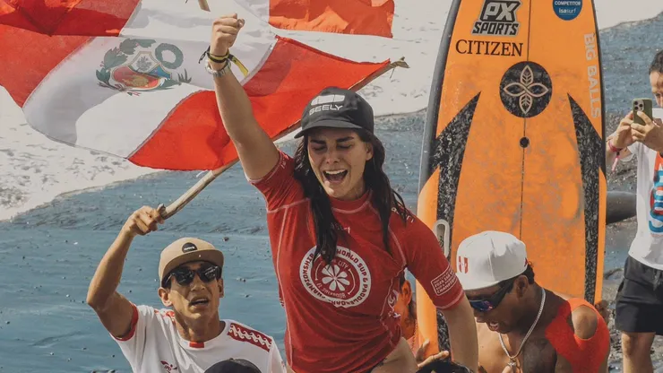 Vania Torres es campeona mundial de surf.