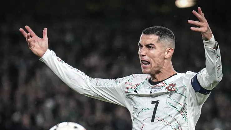 Con Cristiano Ronaldo expulsado, Portugal perdió 2-0 ante Irlanda.