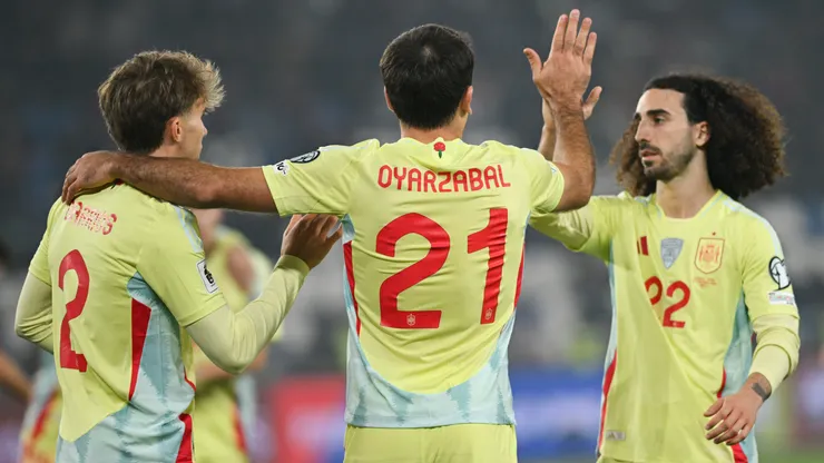 España goleó con categoría y autoridad por 4-0 a Georgia.