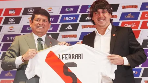 Agustín Lozano y Jean Ferrari, presidente y director general de fútbol de la FPF.