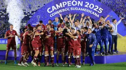 El festejo de Lanús por ser campeón de la Copa Sudamericana-
