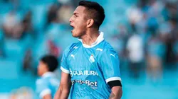 Martín Távara con camiseta de Sporting Cristal.