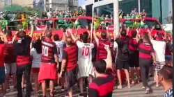 Así se cruzaron hinchas de Palmeiras con los de Flamengo en Miraflores.