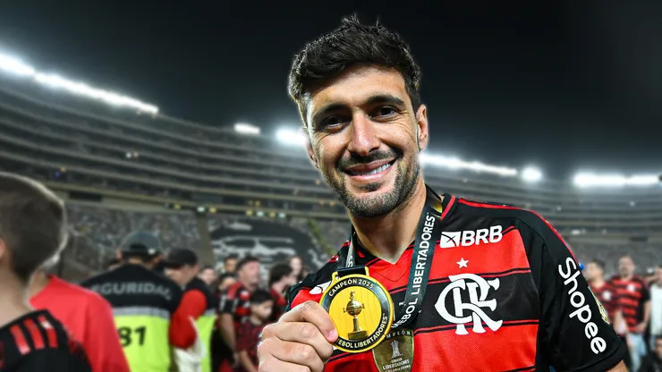 De Arrascaeta festejando el título de Flamengo.