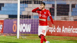 Beto Da Silva con camiseta de Cienciano.