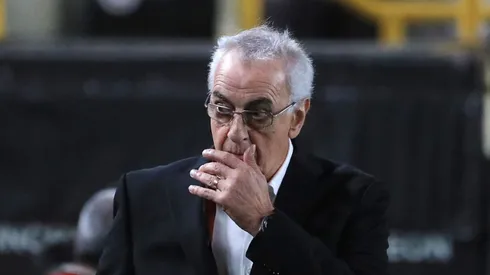 Jorge Fossati ya no es más el entrenador de Universitario.