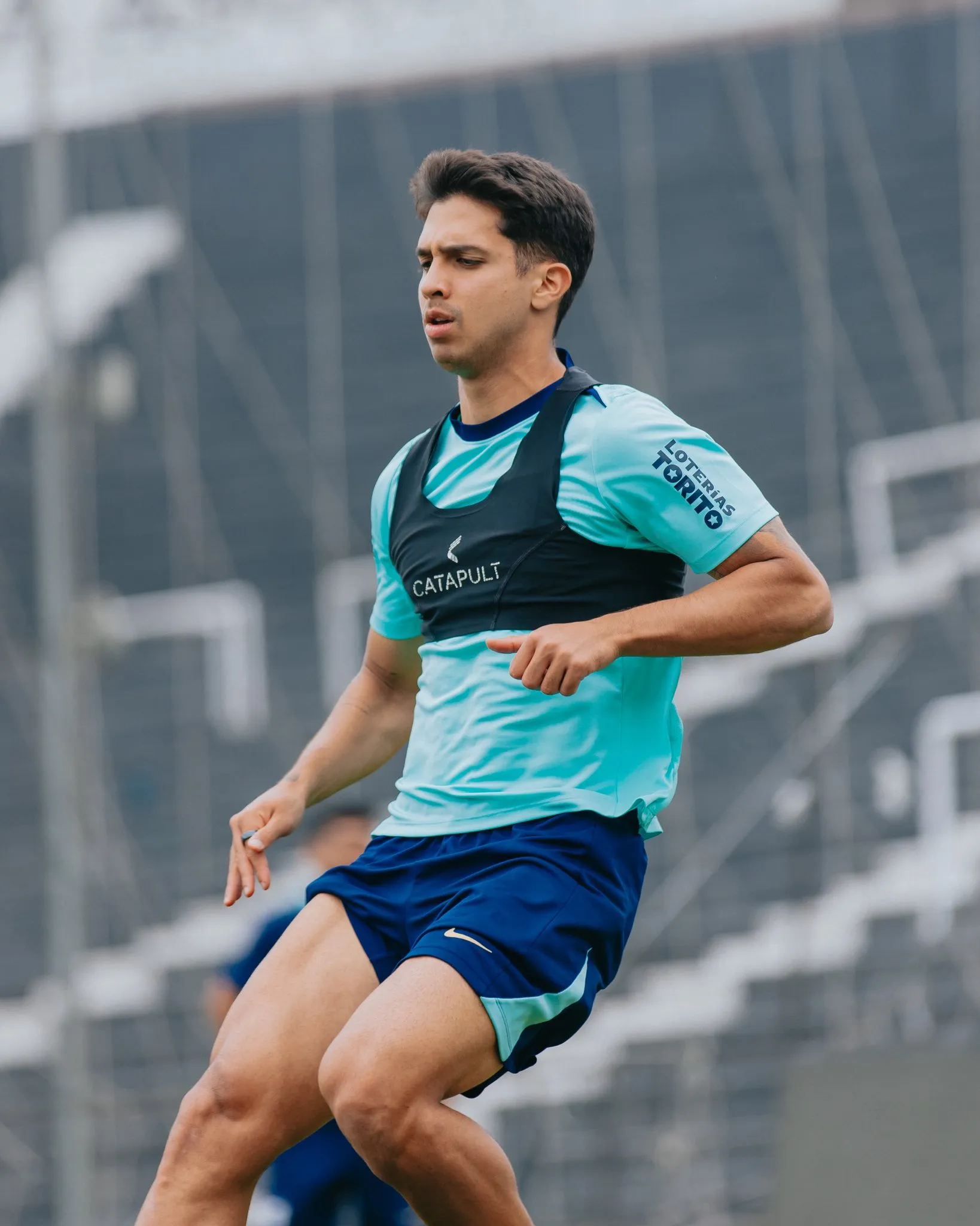 Alessandro Burlamaqui estará fuera del partido contra Sporting Cristal. (Foto: X).