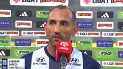 Hernán Barcos hablando con la prensa.