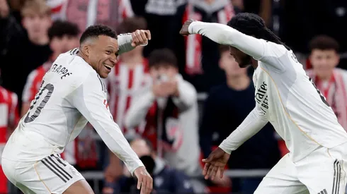 Kylian Mbappé y su festejo con Eduardo Camavinga, goleadores del Real Madrid ante Athletic Club.