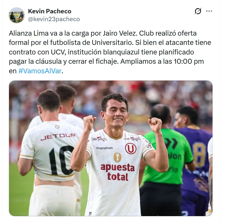 Jairo Vélez jugando para Universitario. (Foto: X)