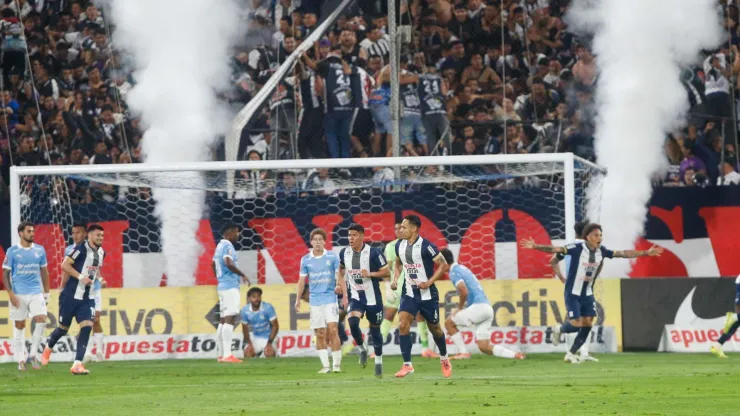 Alianza Lima después de perder contra Sporting Cristal despide a tres futbolistas.