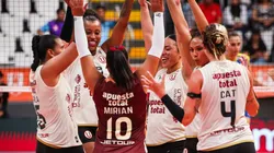 Universitario de Deportes celebrando.