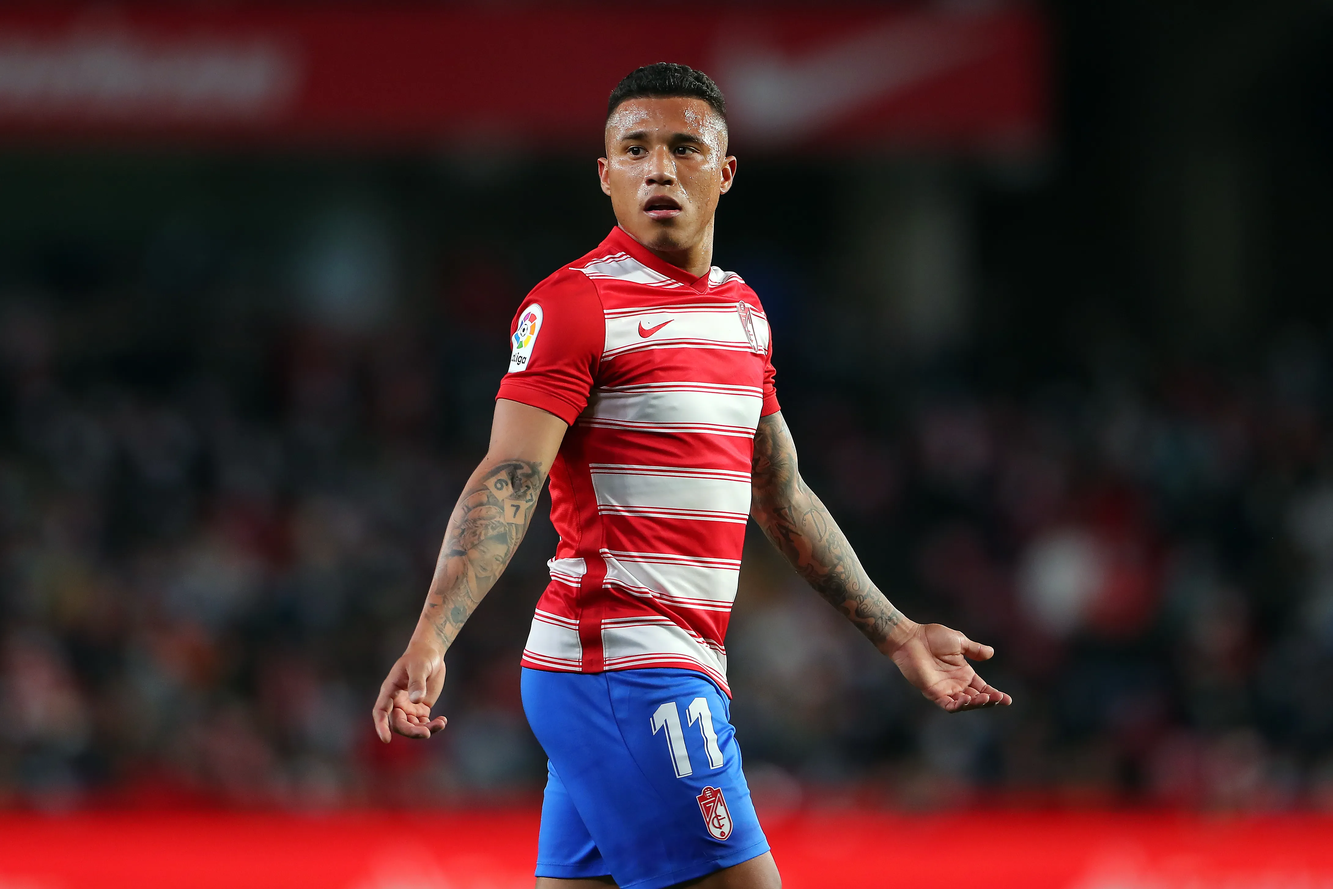 Darwin Machis jugando en el Granada CF contra Atletico de Madrid en España. (Photo by Fran Santiago/Getty Images)