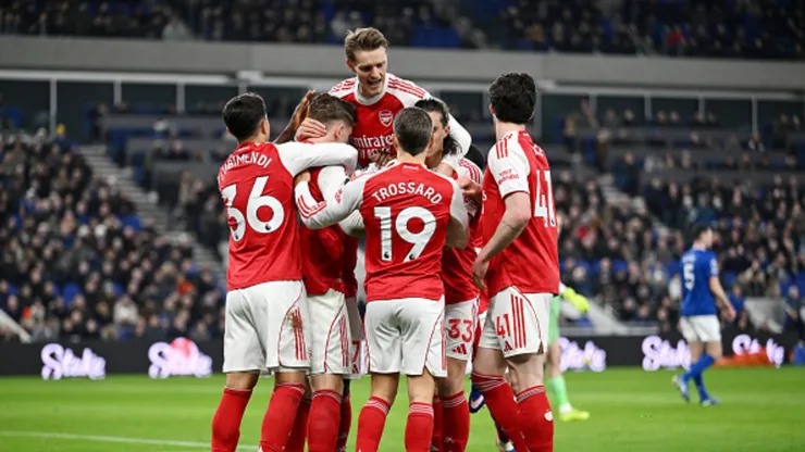 Jugadores de Arsenal celebrando hoy ante Everton.