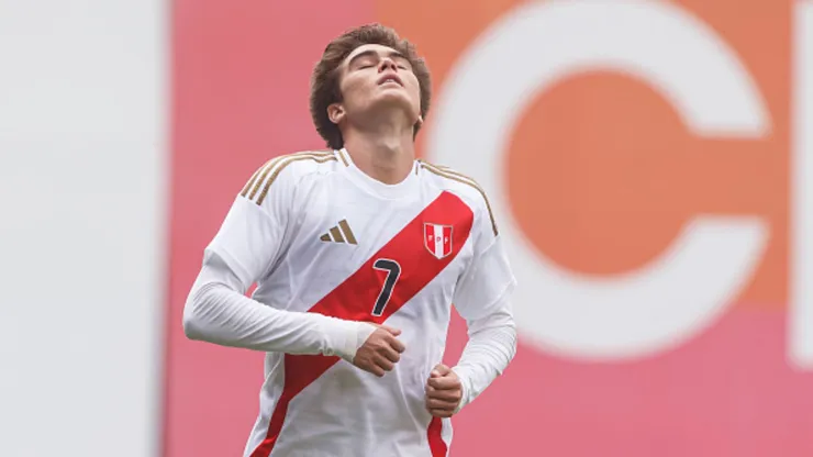 Juan Pablo Goicochea con camiseta de Perú.