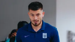 Alan Cantero con indumentaria de Alianza Lima.