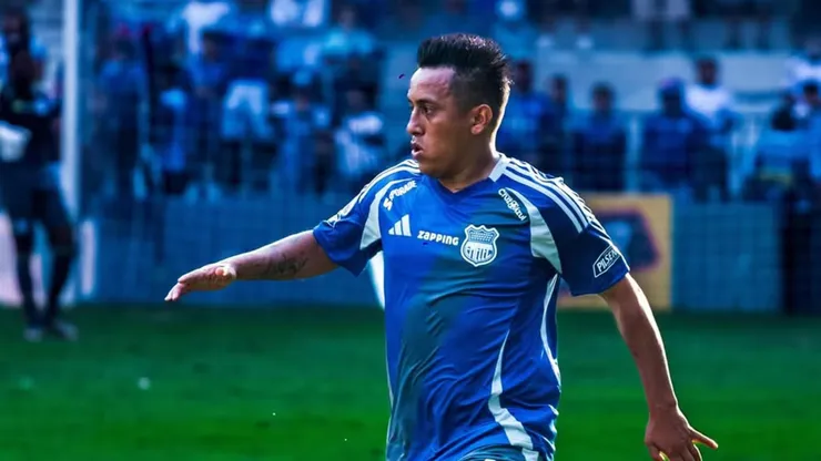Christian Cueva con camiseta de Emelec.