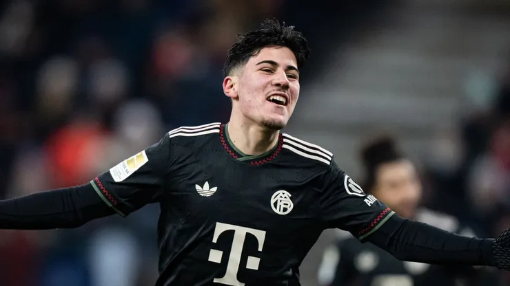 Felipe Chávez y su festejo por el primer gol que marcó con Bayern Múnich.