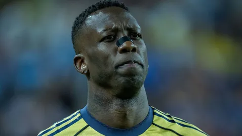 Luis Advíncula dejó de ser futbolista de Boca y retornó al Perú.