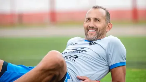 Hernán Barcos con indumentaria de FC Cajamarca.