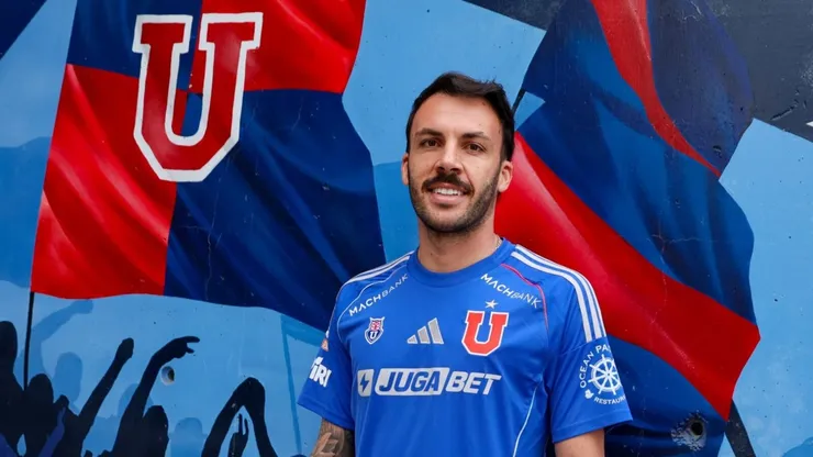 Sebastián Rodríguez con camiseta de Universidad de Chile.