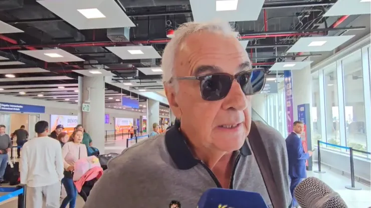 Jorge Fossati en conversación con la prensa.