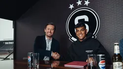 Joao Grimaldo y Tomás Rosický de Sparta Praga.