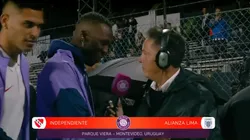 Luis Advíncula con la prensa argentina.