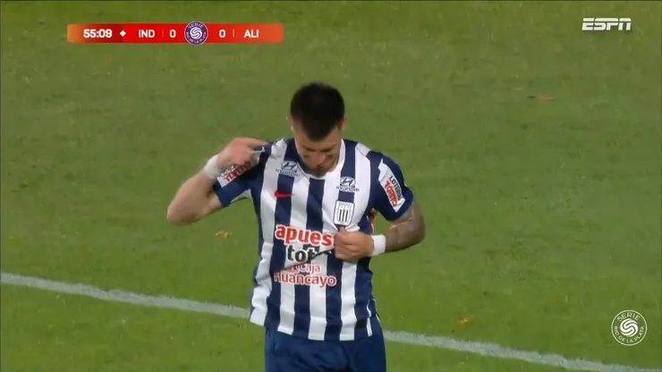 Alan Cantero celebrando.