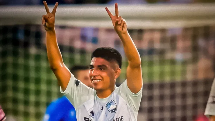 Piero Quispe marcó su primer gol con el Sydney FC en Australia.