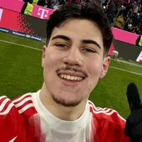 Debutó hace poco en el Bayern Múnich, pero hoy nadie se acuerda de él y sigue jugando en Europa