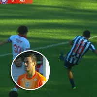 Sergio Peña sorprendió a Alejandro Duarte y se marcó autogol ante Unión en la Serie Río de La Plata
