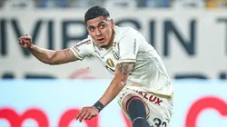 César Inga, defensor de Universitario.