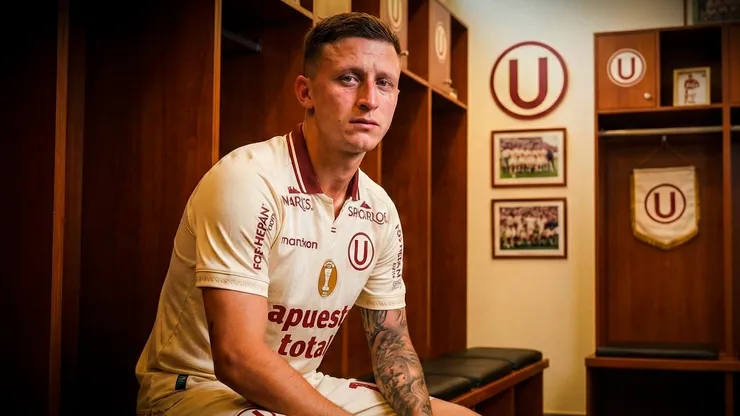 Héctor Fértoli triste en Universitario.
