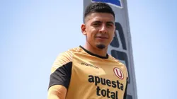 César Inga con camiseta de Universitario.
