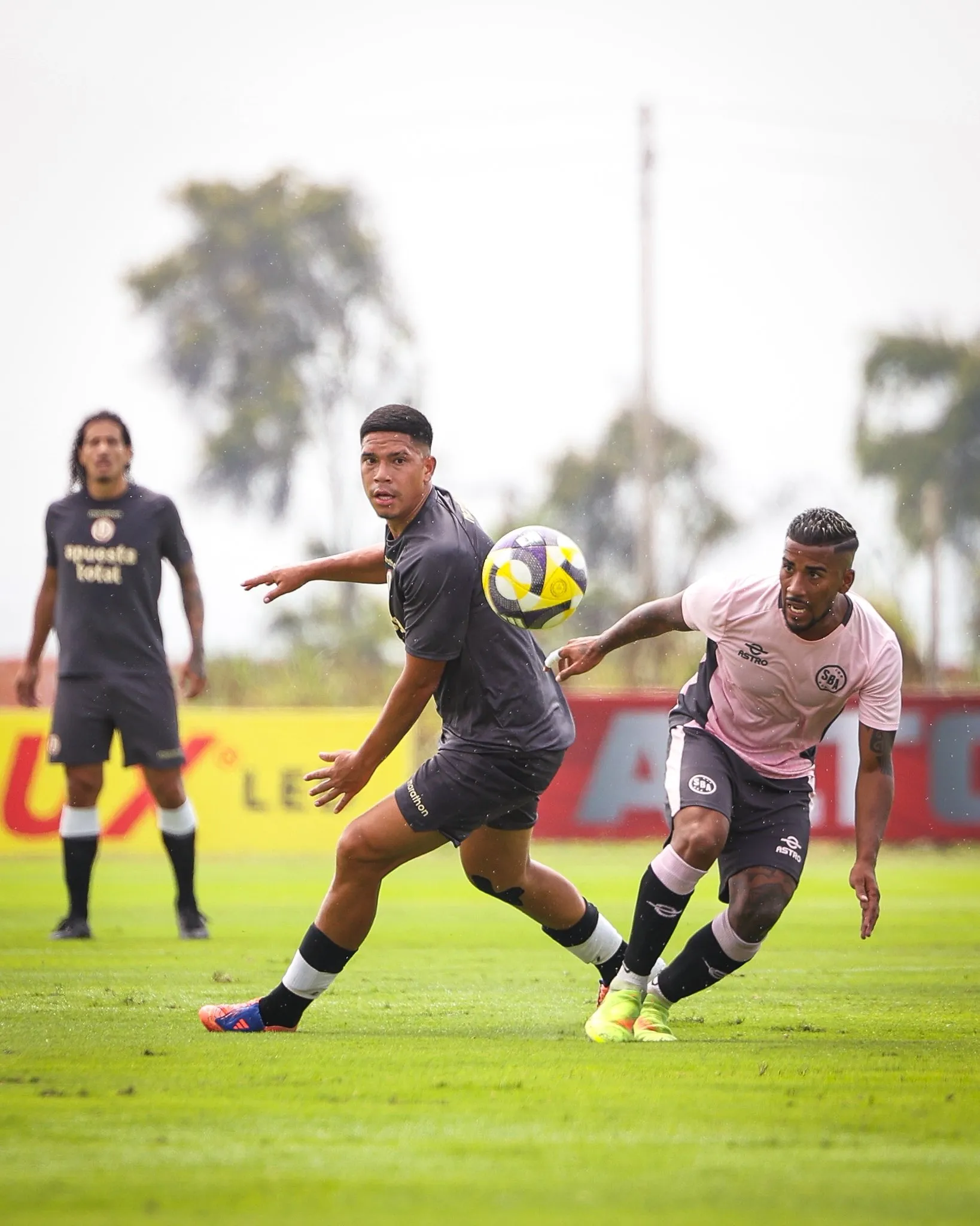 Universitario perdió 1-0 ante Boys en un partido amistoso. (Foto: Universitario)