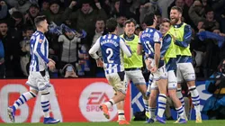 Jugadores de Real Sociedad celebrando.