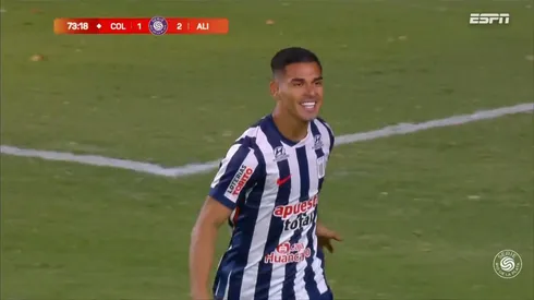 Luis Ramos con camiseta de Alianza Lima.
