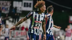 Paolo Guerrero celebrando su gol.