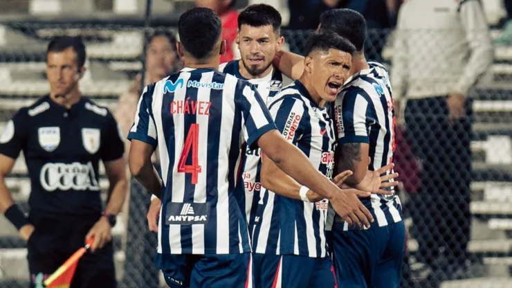 Jugadores de Alianza Lima celebrando.