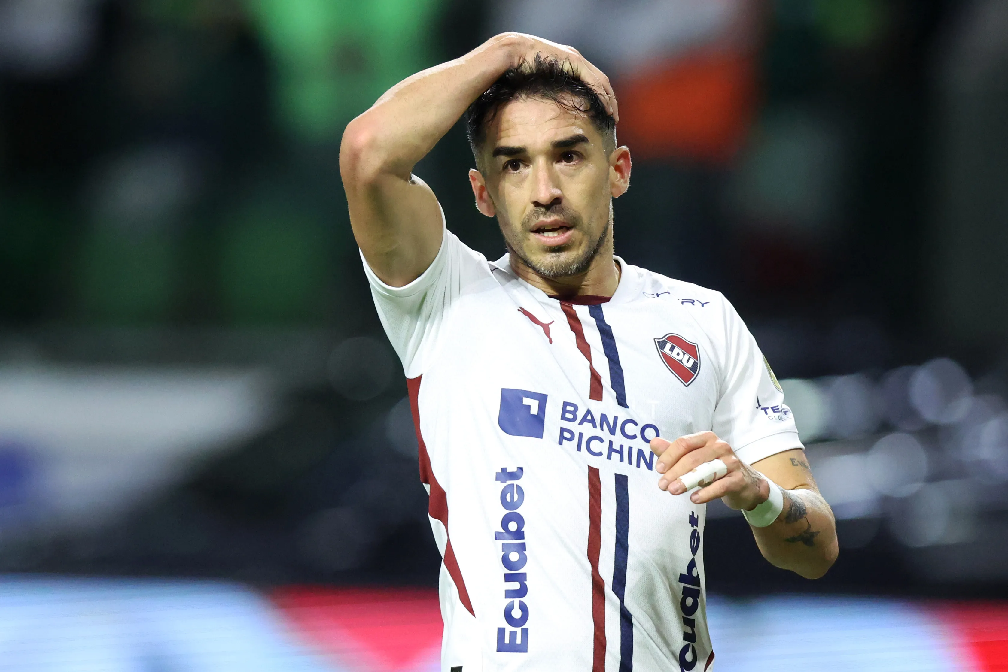 Lisandro Alzugaray cuando pertenecía al LDU de Quito . (Photo by Alexandre Schneider/Getty Images)