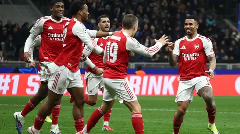 Jugadores del Arsenal celebrando.

