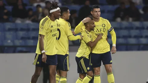 El abrazo entre CR7 y Ghareeb por el gol del 1-0.
