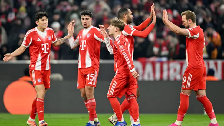 Jugadores de Bayern Múnich celebrando.