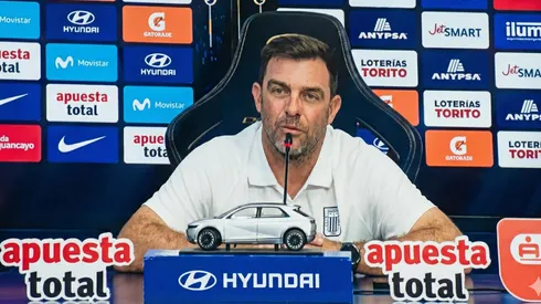 Pablo Guede en conferencia de prensa.