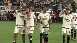 Jugadores de Universitario celebrando.