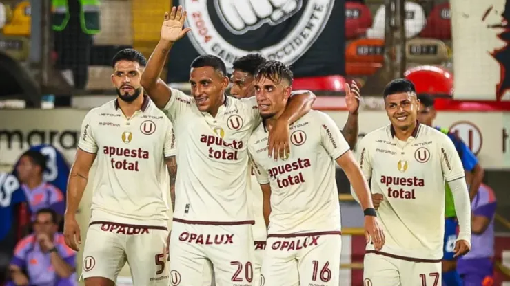 Universitario goleó por 3-0 a la Universidad de Chile por la Noche Crema 2026.