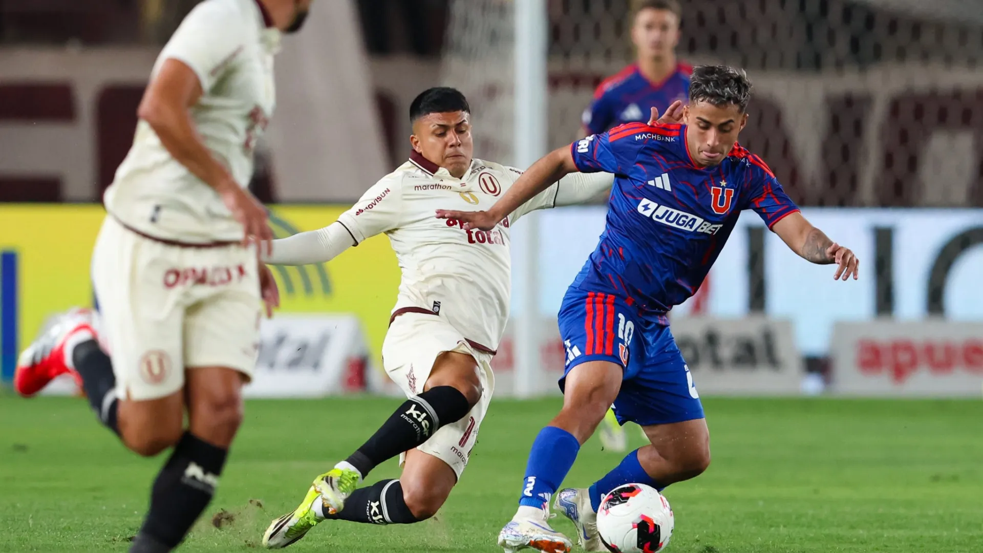 Universitario superó a Universidad de Chile (X @udechile).