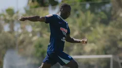 Luis Advíncula entrenando con Alianza Lima.