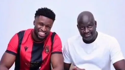 Sekou Gassama junto a su agente de scouting